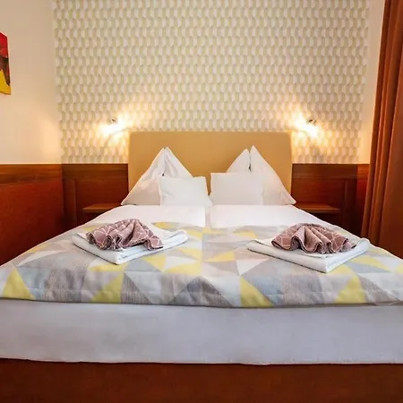 Pavai Hotel
