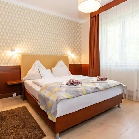 Hotel Pavai