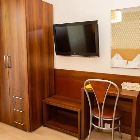 Pavai Hotel 3*