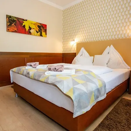 Pavai Hotel 3*