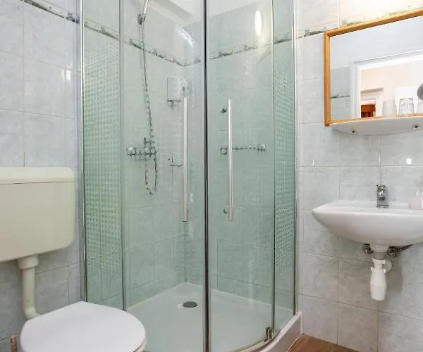 Pávai Szálloda 3*