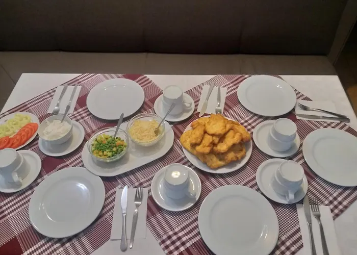 Pávai 3*